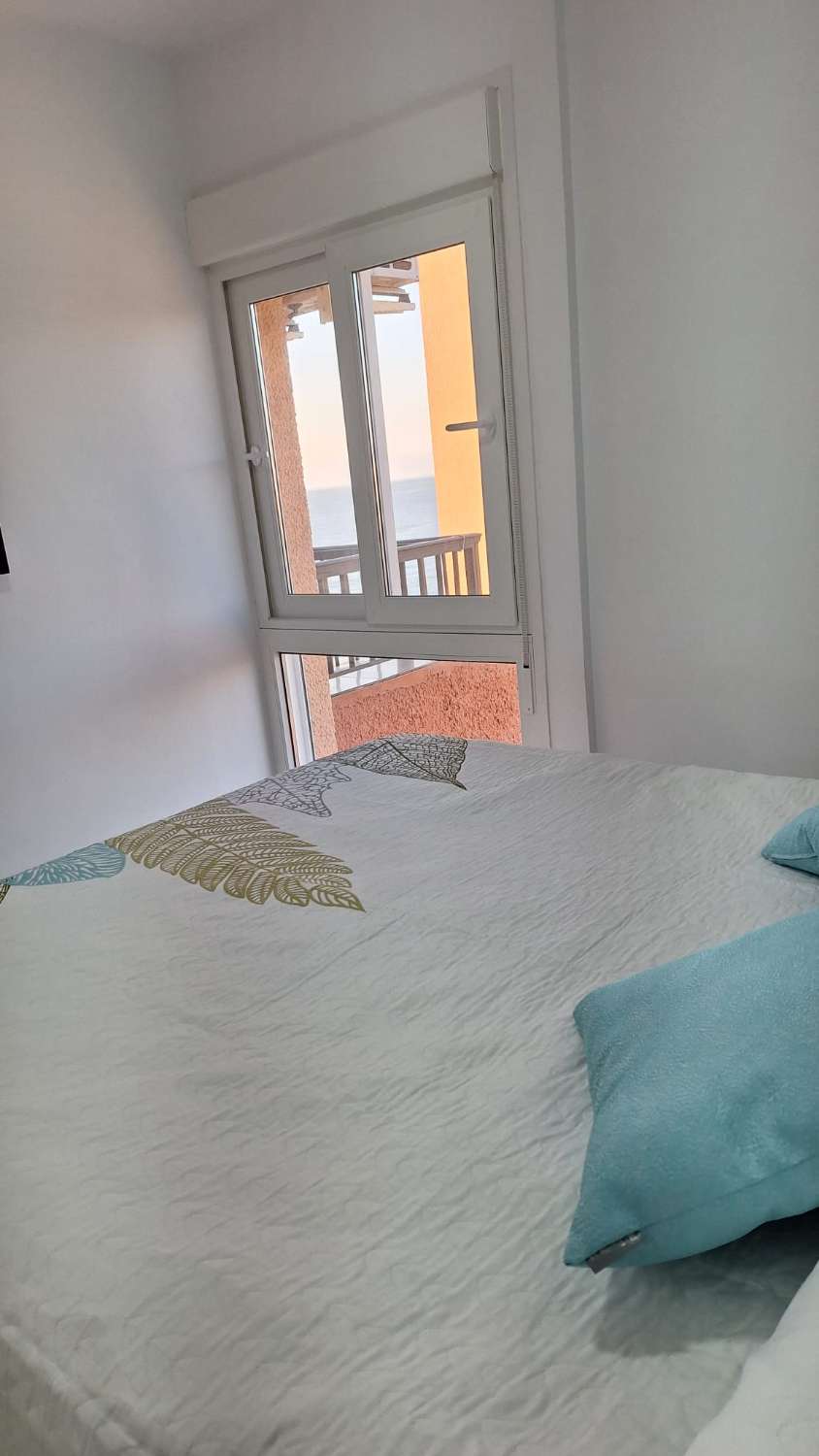 TE HUUR VAN 30/11/26 TOT 28-03-27 PRACHTIG 1ST LINE APPARTEMENT MET PRACHTIG ZEEZICHT IN FUENGIROLA