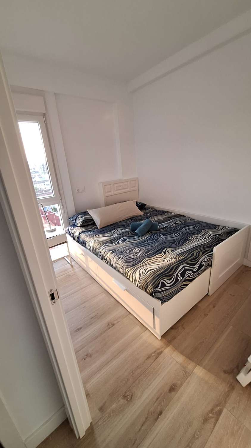 TE HUUR VAN 30/11/26 TOT 28-03-27 PRACHTIG 1ST LINE APPARTEMENT MET PRACHTIG ZEEZICHT IN FUENGIROLA