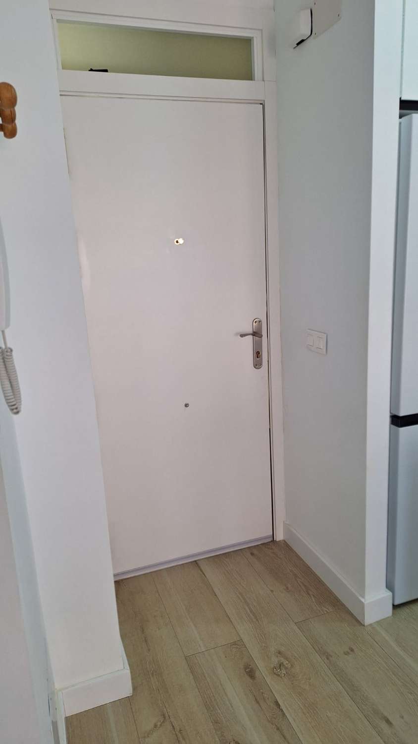 TE HUUR VAN 30/11/26 TOT 28-03-27 PRACHTIG 1ST LINE APPARTEMENT MET PRACHTIG ZEEZICHT IN FUENGIROLA