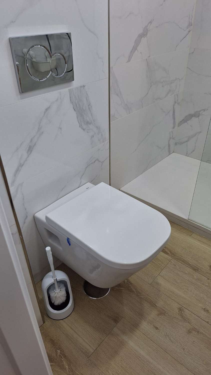 TE HUUR VAN 30/11/26 TOT 28-03-27 PRACHTIG 1ST LINE APPARTEMENT MET PRACHTIG ZEEZICHT IN FUENGIROLA