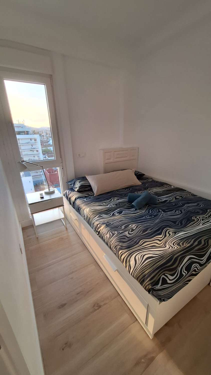 TE HUUR VAN 30/11/26 TOT 28-03-27 PRACHTIG 1ST LINE APPARTEMENT MET PRACHTIG ZEEZICHT IN FUENGIROLA