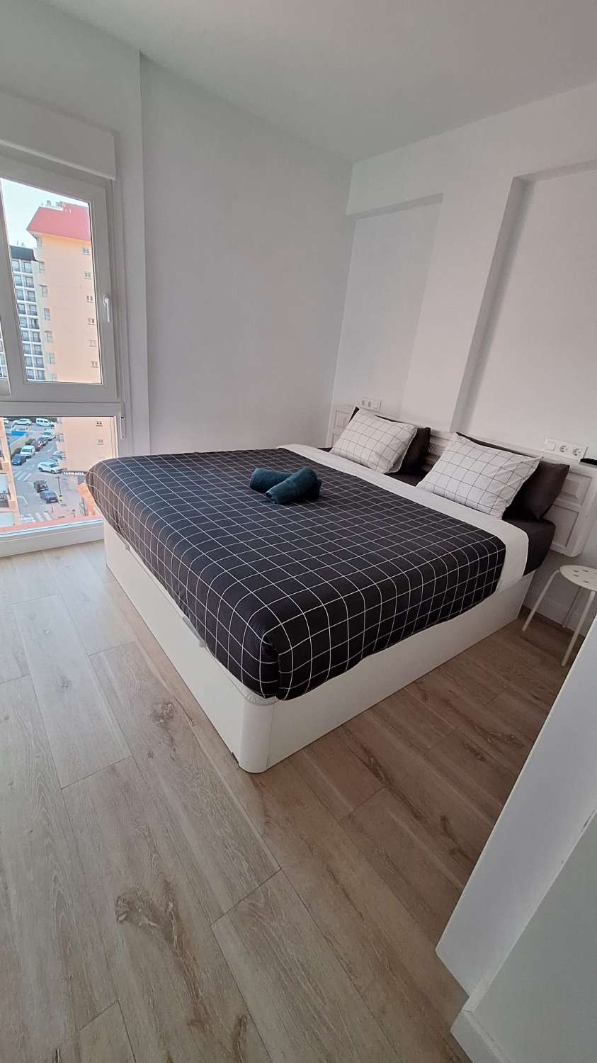 TE HUUR VAN 30/11/26 TOT 28-03-27 PRACHTIG 1ST LINE APPARTEMENT MET PRACHTIG ZEEZICHT IN FUENGIROLA