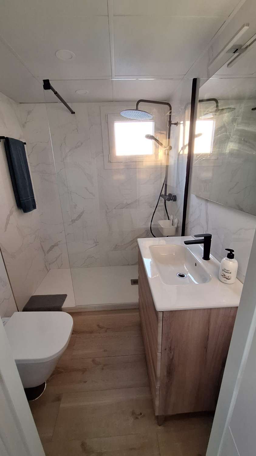 TE HUUR VAN 30/11/26 TOT 28-03-27 PRACHTIG 1ST LINE APPARTEMENT MET PRACHTIG ZEEZICHT IN FUENGIROLA