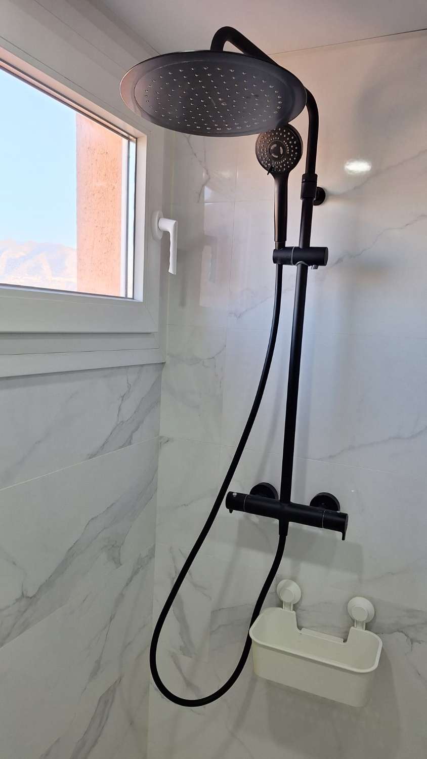 TE HUUR VAN 30/11/26 TOT 28-03-27 PRACHTIG 1ST LINE APPARTEMENT MET PRACHTIG ZEEZICHT IN FUENGIROLA