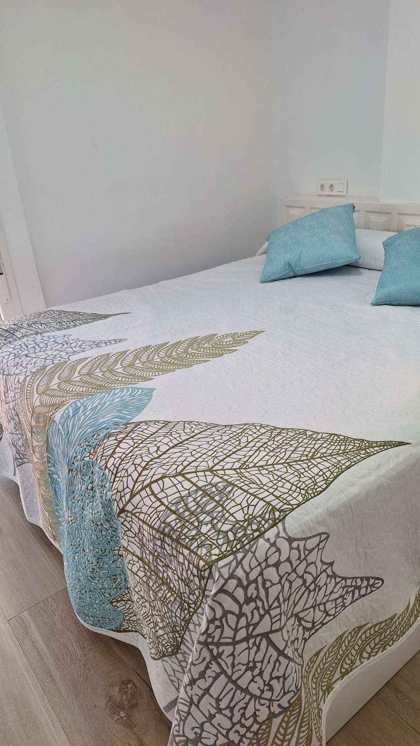 TE HUUR VAN 30/11/26 TOT 28-03-27 PRACHTIG 1ST LINE APPARTEMENT MET PRACHTIG ZEEZICHT IN FUENGIROLA