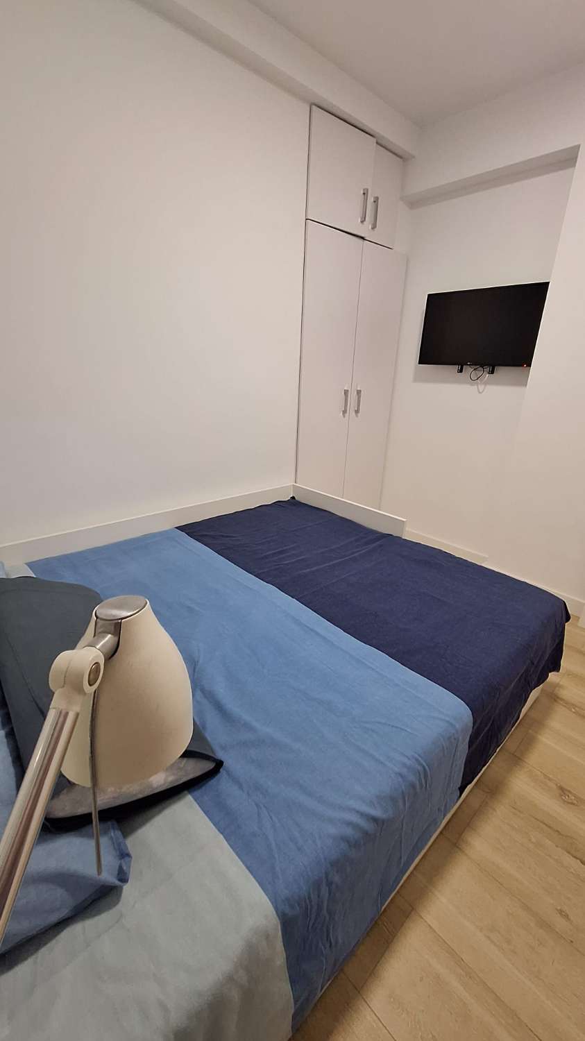 TE HUUR VAN 30/11/26 TOT 28-03-27 PRACHTIG 1ST LINE APPARTEMENT MET PRACHTIG ZEEZICHT IN FUENGIROLA