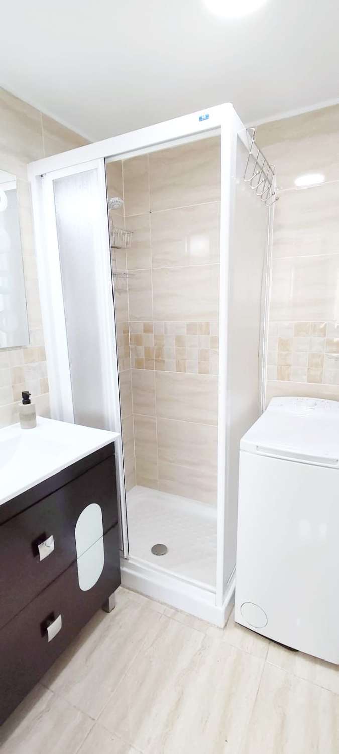 FIN LÄGENHET ATT HYRA I CENTRALA TORREMOLINOS FÖR LÅNGSIKTIGT