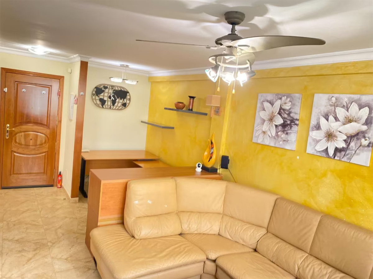 BELLISSIMO APPARTAMENTO IN VENDITA CON LICENZA TURISTICA NEL CENTRO DI FUENGIROLA