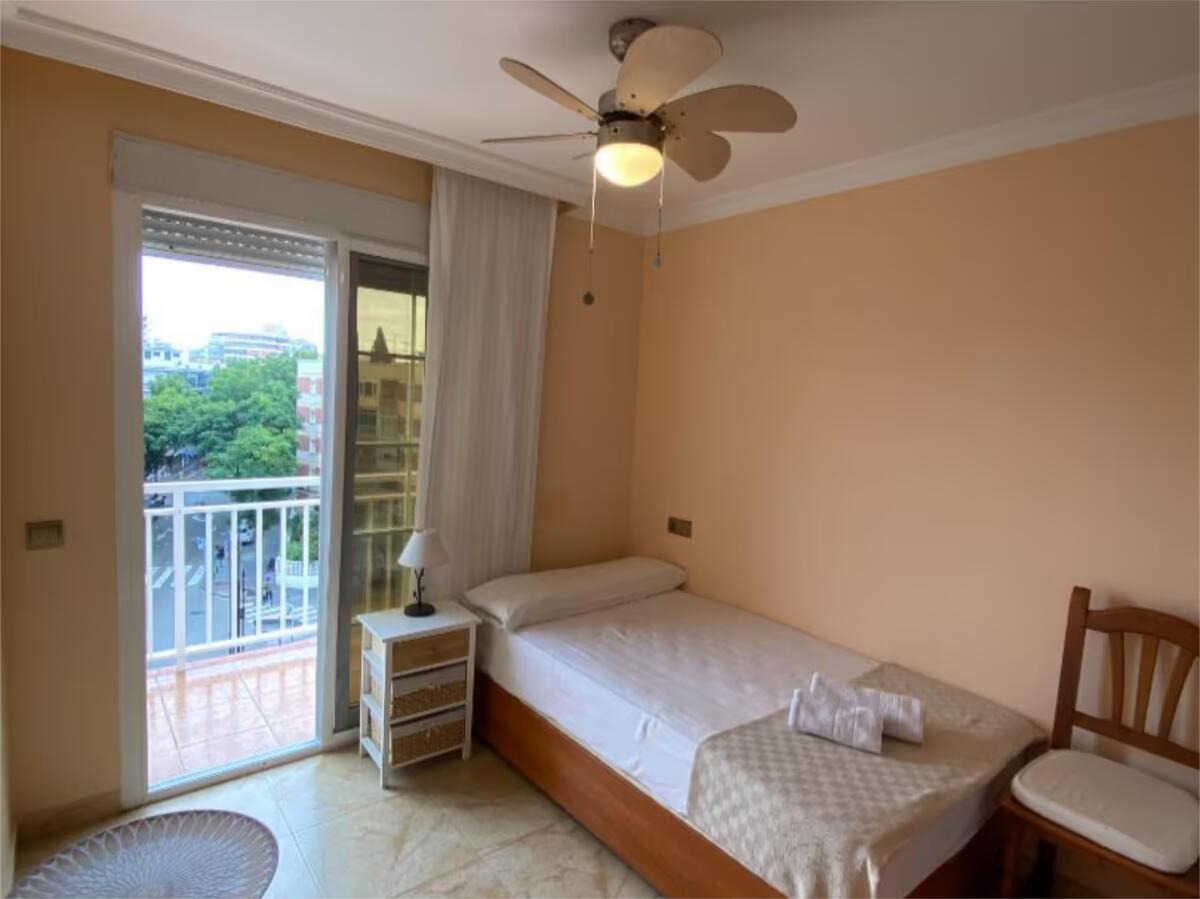 BELLISSIMO APPARTAMENTO IN VENDITA CON LICENZA TURISTICA NEL CENTRO DI FUENGIROLA