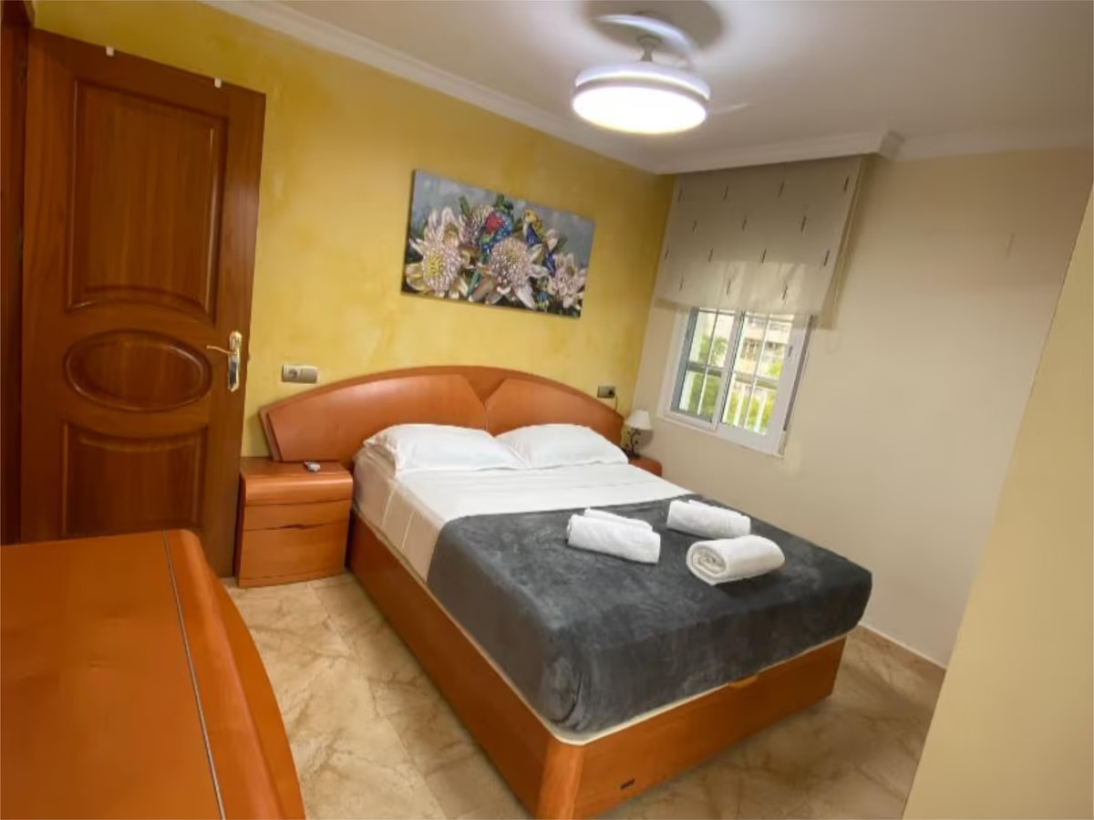 BELLISSIMO APPARTAMENTO IN VENDITA CON LICENZA TURISTICA NEL CENTRO DI FUENGIROLA