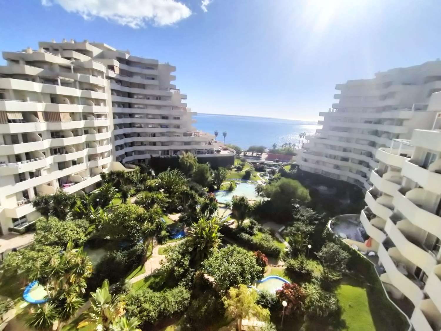BELLISSIMO APPARTAMENTO IN VENDITA CON LICENZA TURISTICA E VISTA SUL MARE A BENALMADENA