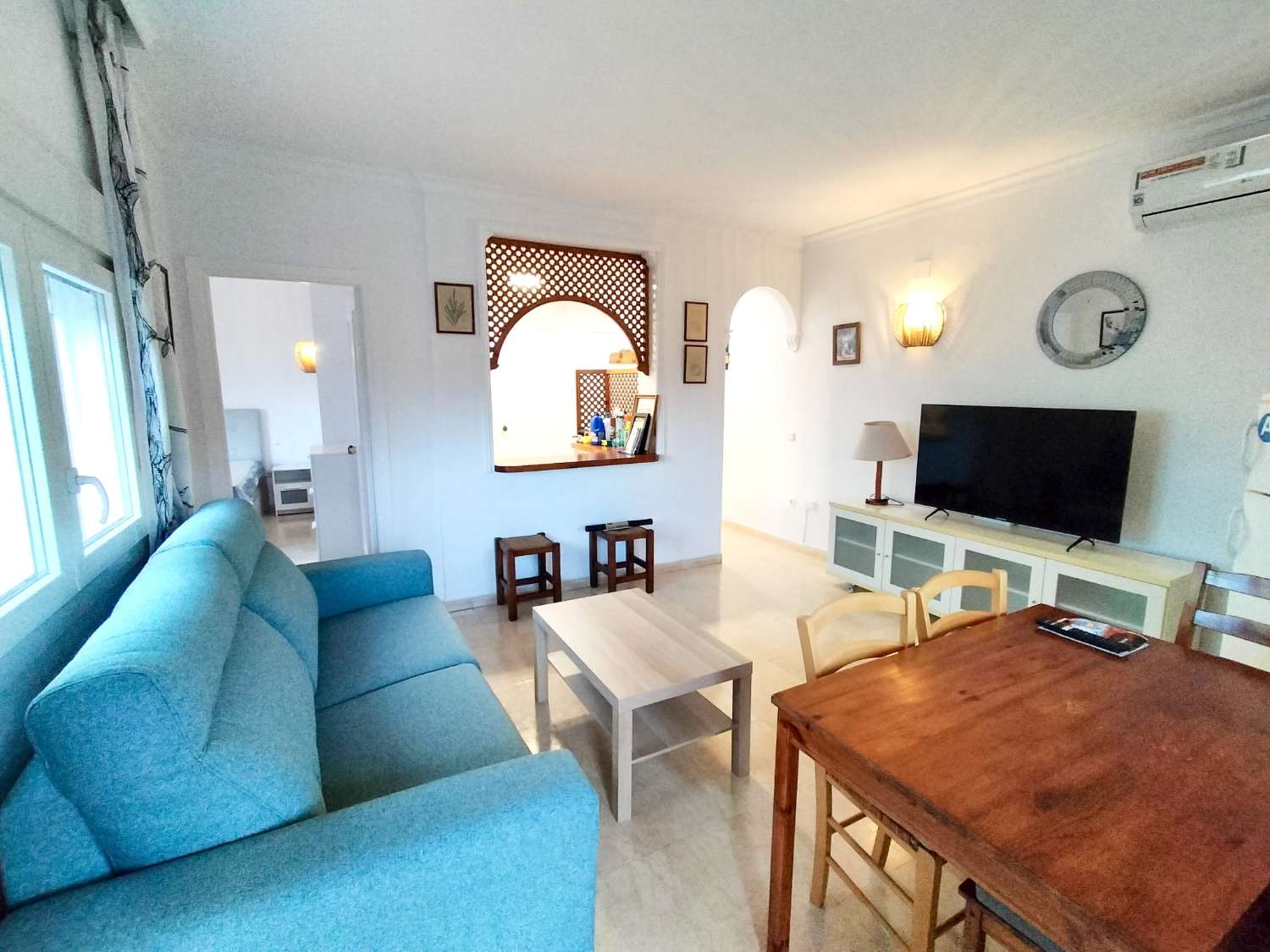 FLOT LEJLIGHED MED HAV I BENALMADENA PÅ 2. LINJE AF STRANDEN TIL LEJE PÅ LANG SIGT