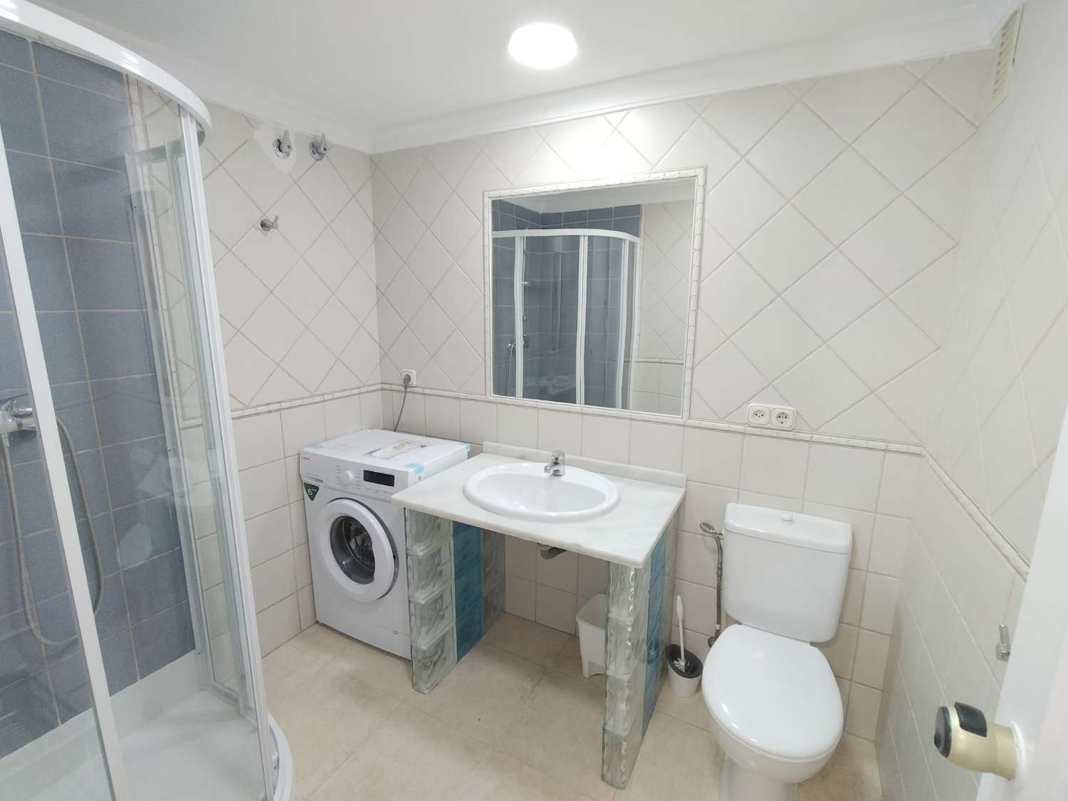 BELLO APPARTAMENTO CON MARE A BENALMADENA SULLA SECONDA LINEA DI BEACH IN AFFITTO A LUNGO TERMINE