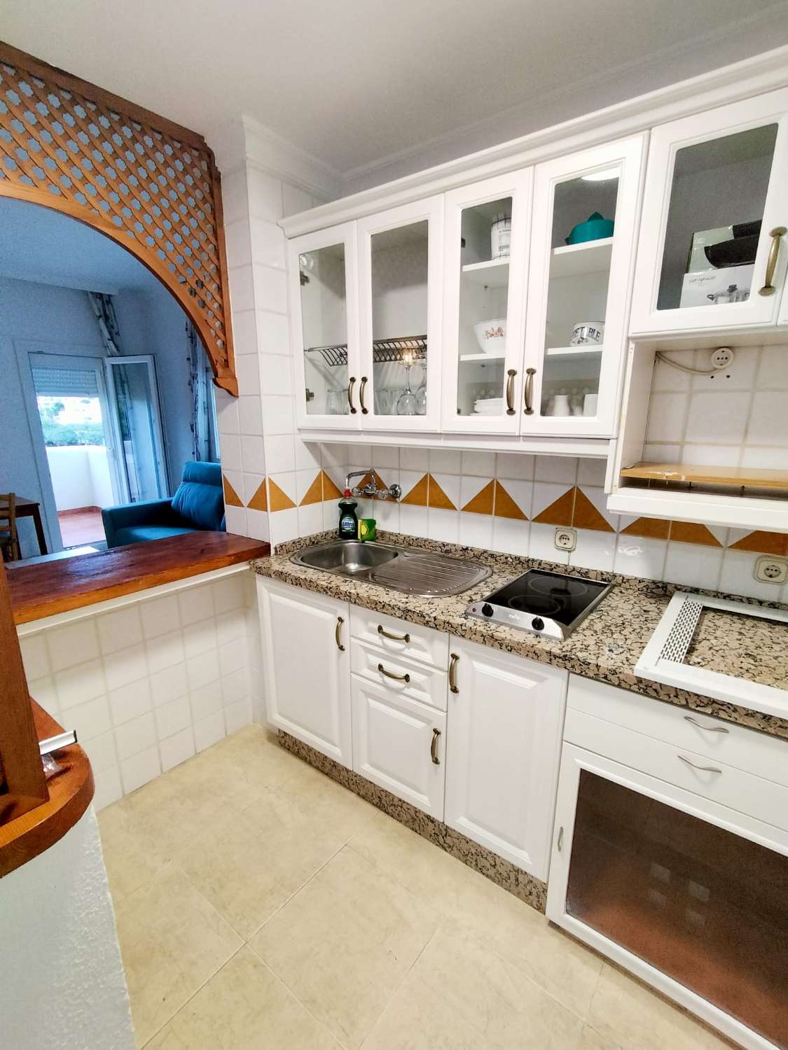 FLOT LEJLIGHED MED HAV I BENALMADENA PÅ 2. LINJE AF STRANDEN TIL LEJE PÅ LANG SIGT