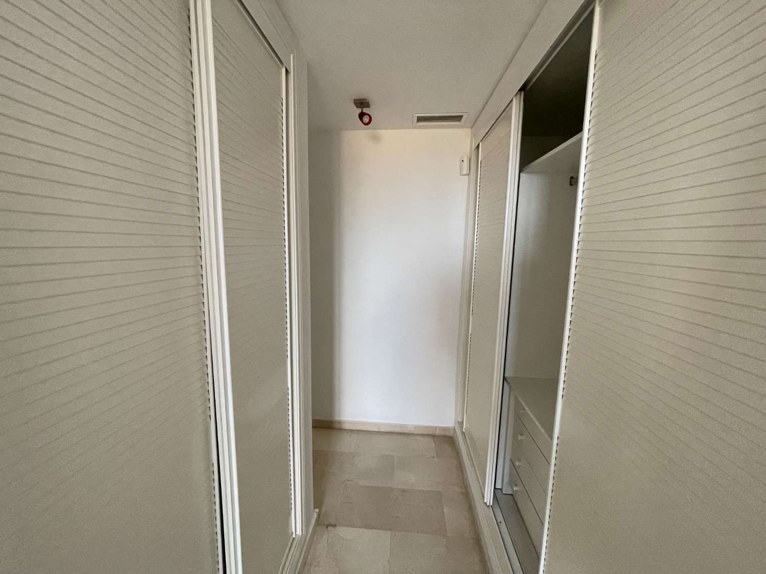 Bellissimo appartamento con vista sul mare in vendita a Benalmadena.