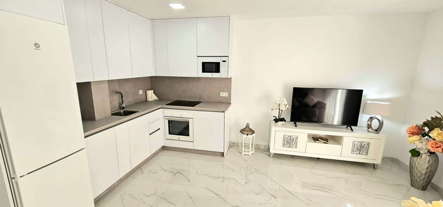 REF.3103 LANGTIDS – SMUK LEJLIGHED VED STRANDEN TIL LEJE I FUENGIROLA