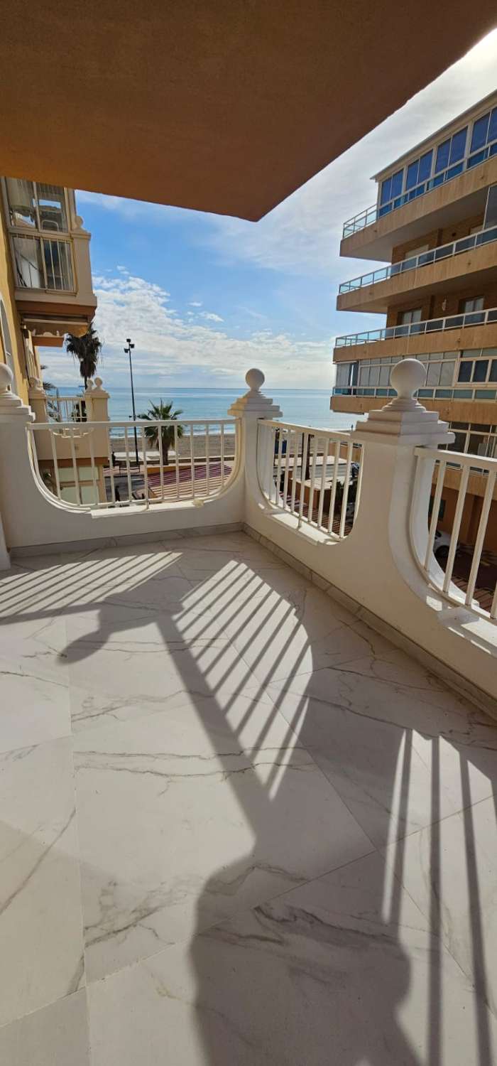 REF.3103 LANGTIDS – SMUK LEJLIGHED VED STRANDEN TIL LEJE I FUENGIROLA