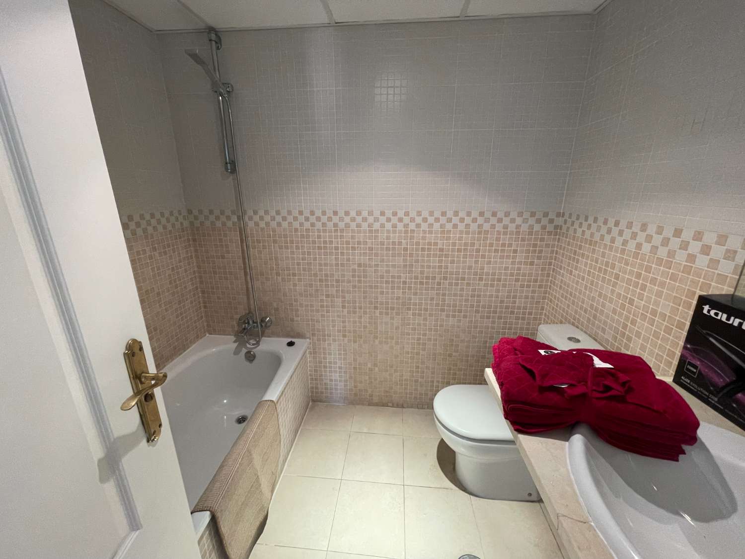 Te huur vanaf nu tot 30-06-2026, prachtig appartement met uitzicht op zee in Benalmadena.