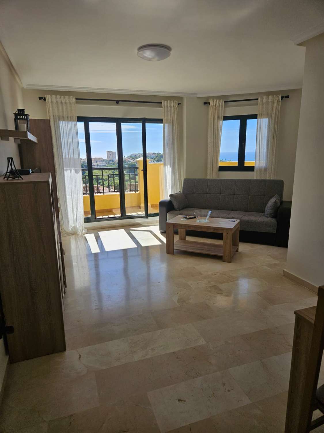 Von jetzt bis zum 30.06.2026 zur Miete, wunderschöne Wohnung mit Meerblick in Benalmadena.