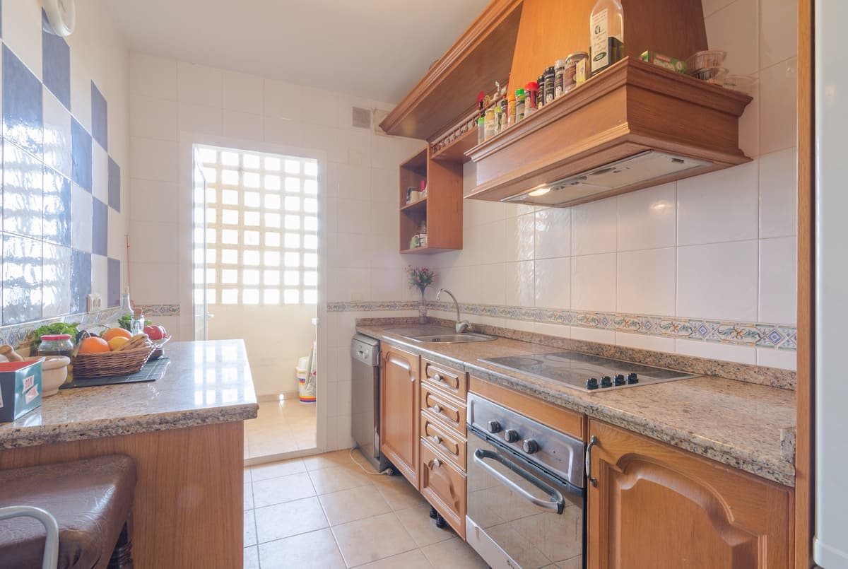 PRAKTFULL TOPPLEILIGHET MED HAVUTSIKT TIL SALGS I LA CARIHUELA 300 METER FRA STRANDEN (TORREMOLINOS)