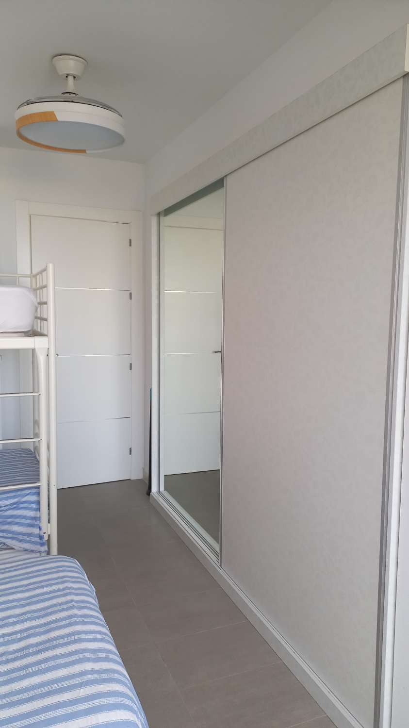 TE HUUR VAN 1.5.26-30.6.26 MOOI APPARTEMENT MET UITZICHT OP ZEE AAN DE 1E LIJN VAN HET STRAND IN FUENGIROLA