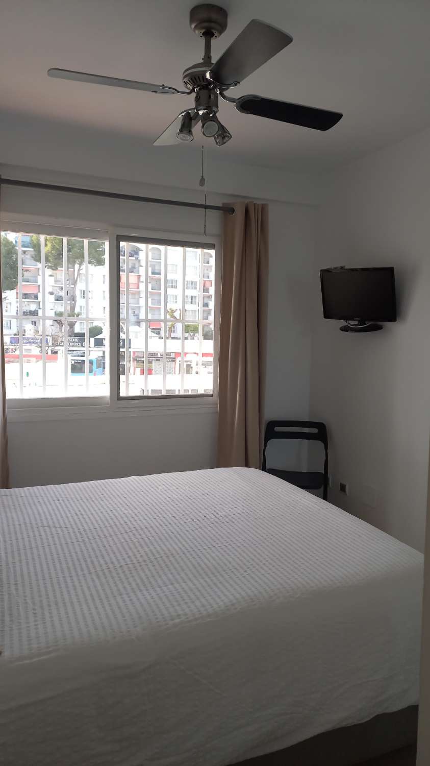 TE HUUR VAN 1.5.26-30.6.26 MOOI APPARTEMENT MET UITZICHT OP ZEE AAN DE 1E LIJN VAN HET STRAND IN FUENGIROLA