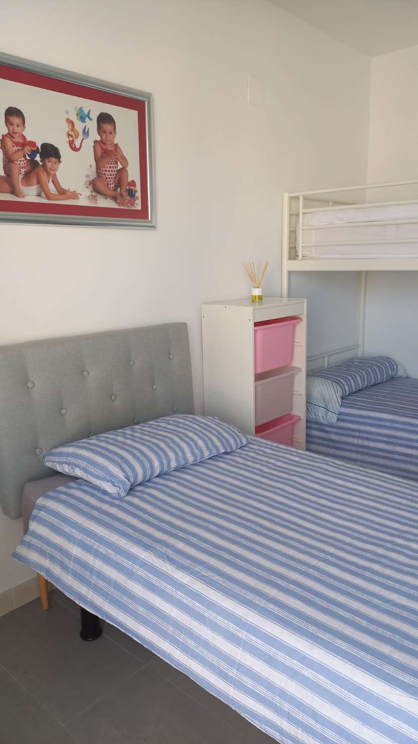 TE HUUR VAN 1.5.26-30.6.26 MOOI APPARTEMENT MET UITZICHT OP ZEE AAN DE 1E LIJN VAN HET STRAND IN FUENGIROLA