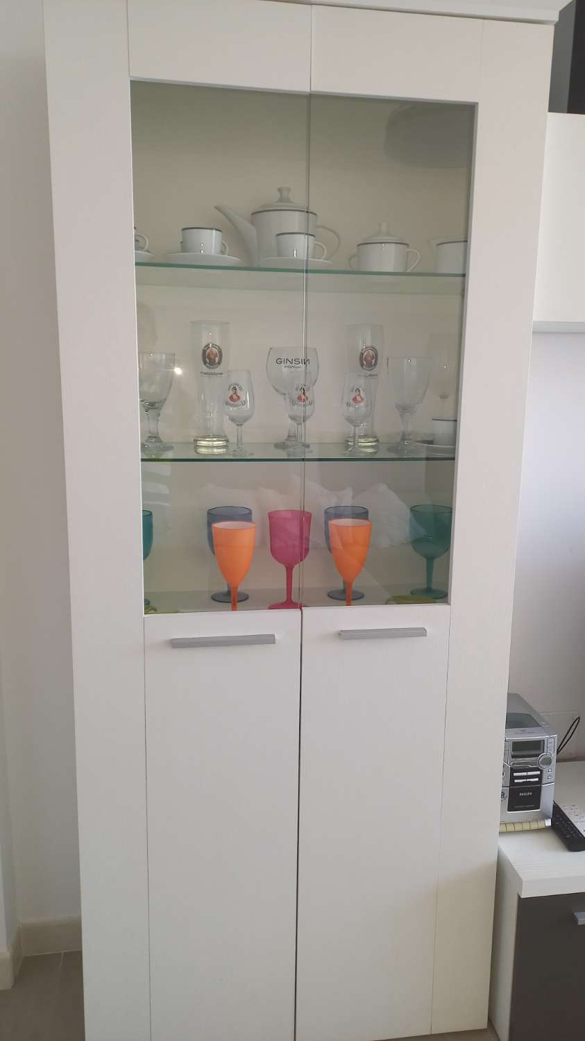 TE HUUR VAN 1.5.26-30.6.26 MOOI APPARTEMENT MET UITZICHT OP ZEE AAN DE 1E LIJN VAN HET STRAND IN FUENGIROLA