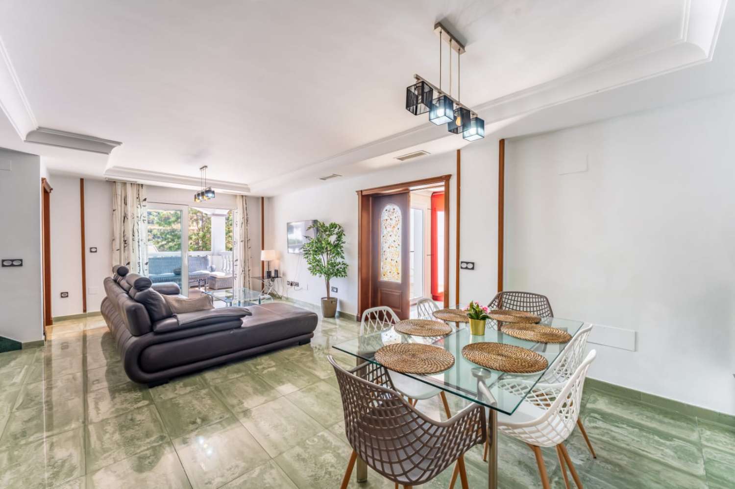 DOPPELFREIHÄLFTE ZU MIETEN IN CORTIJO DE TORREQUEBRADA (BENALMADENA)