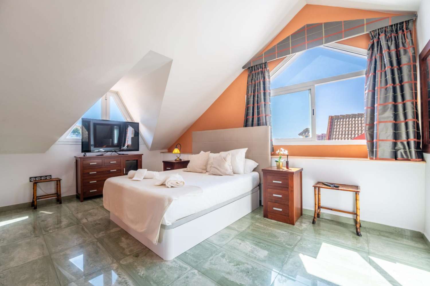 DOPPELFREIHÄLFTE ZU MIETEN IN CORTIJO DE TORREQUEBRADA (BENALMADENA)