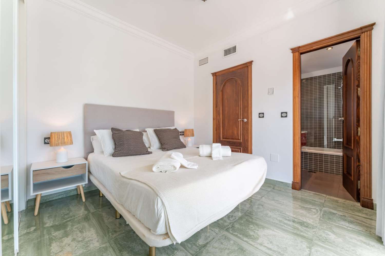 DOPPELFREIHÄLFTE ZU MIETEN IN CORTIJO DE TORREQUEBRADA (BENALMADENA)