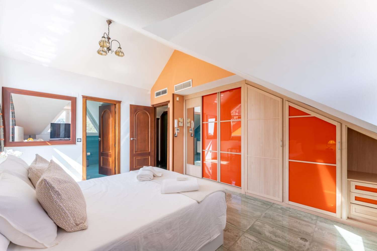 DOPPELFREIHÄLFTE ZU MIETEN IN CORTIJO DE TORREQUEBRADA (BENALMADENA)