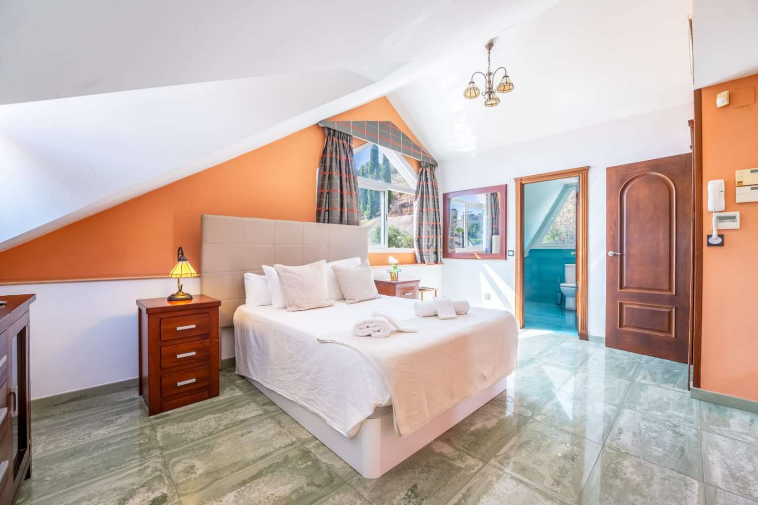 DOPPELFREIHÄLFTE ZU MIETEN IN CORTIJO DE TORREQUEBRADA (BENALMADENA)