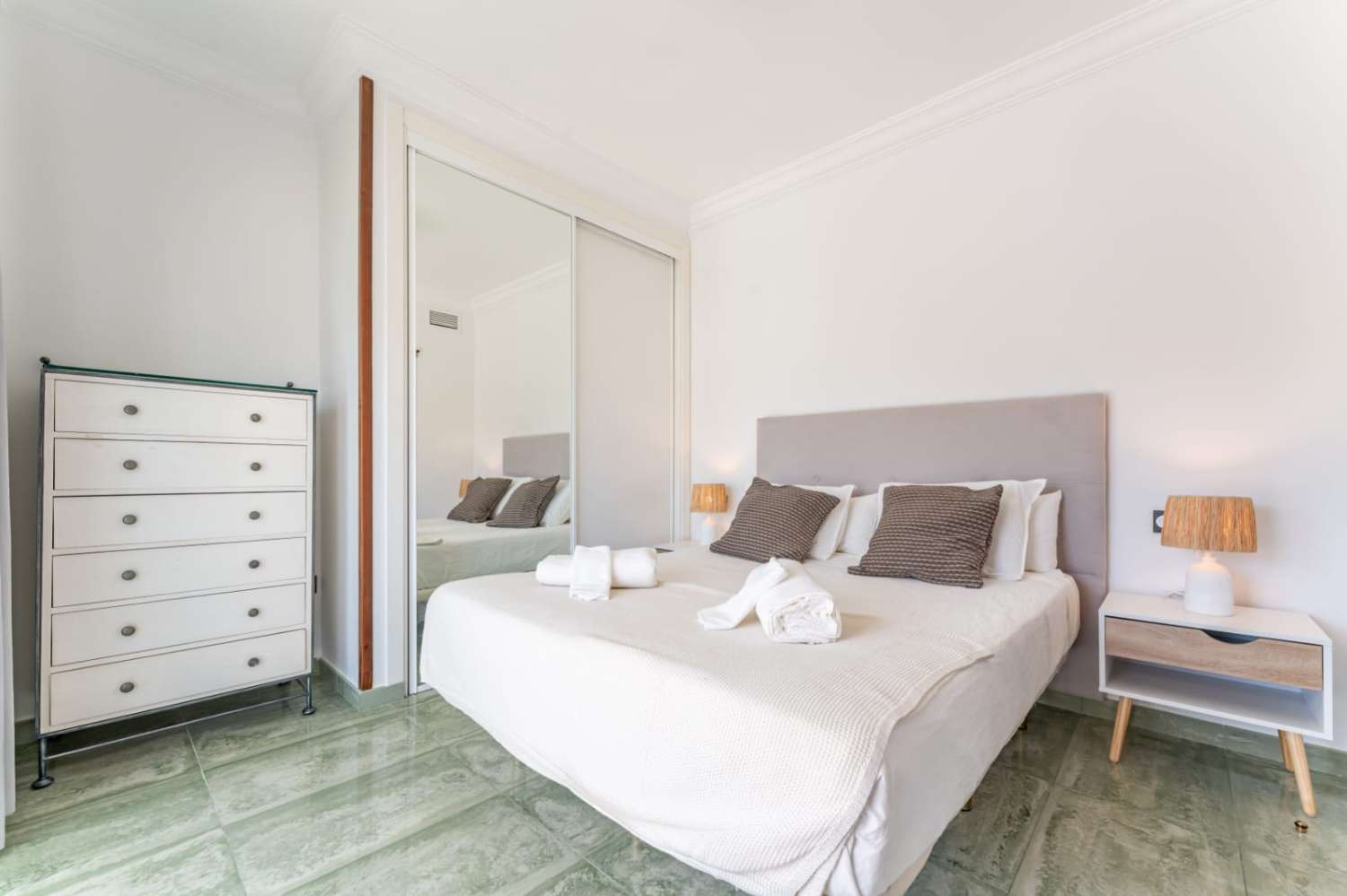 DOPPELFREIHÄLFTE ZU MIETEN IN CORTIJO DE TORREQUEBRADA (BENALMADENA)