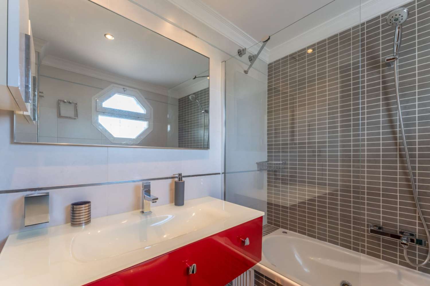 DOPPELFREIHÄLFTE ZU MIETEN IN CORTIJO DE TORREQUEBRADA (BENALMADENA)