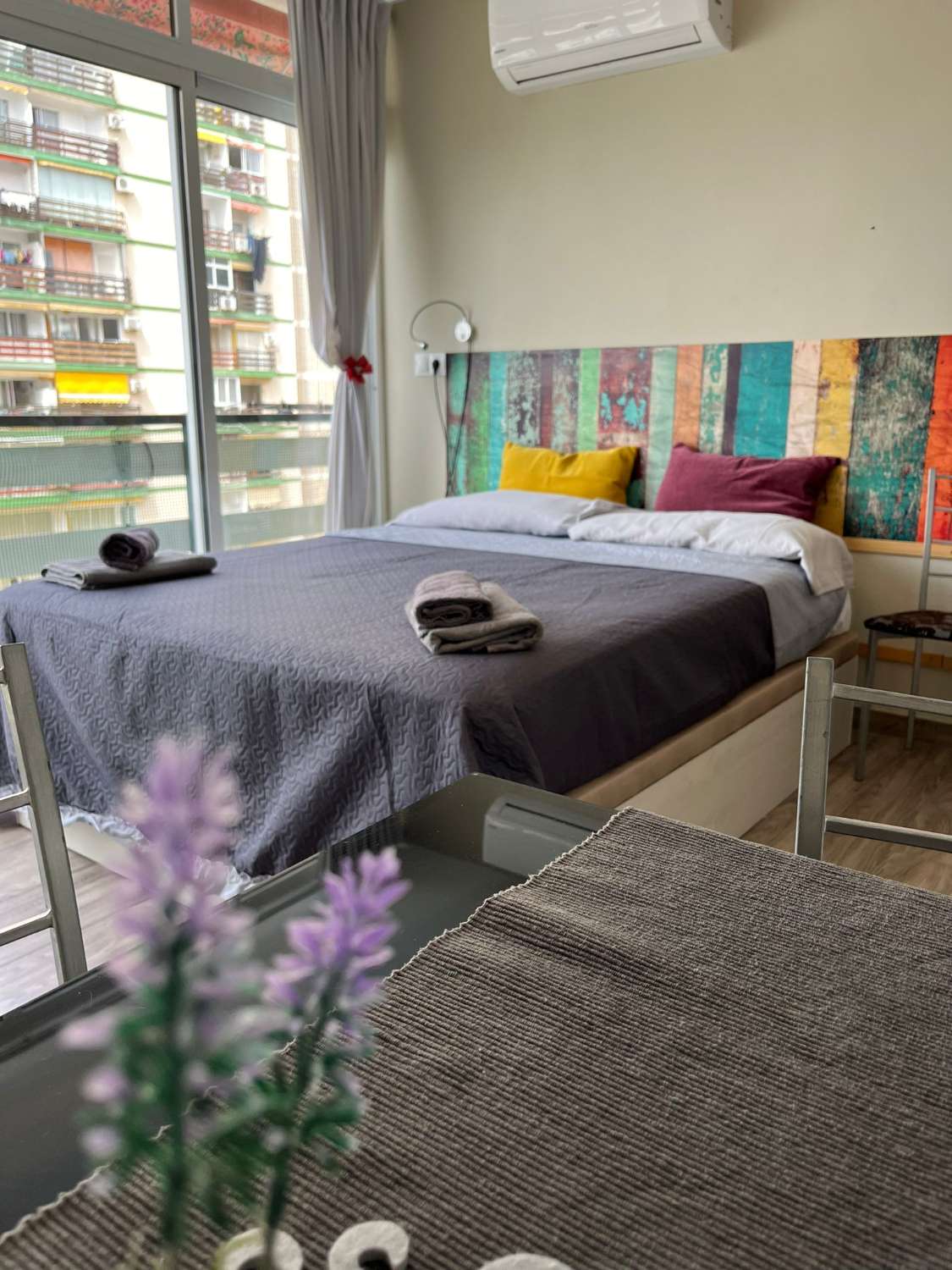 HET WORDT VOOR DE LANGE TERMIJN VERHUURD VANUIT DE STUDIO OP 1.10.26 IN BENALMADENA, COSTA.