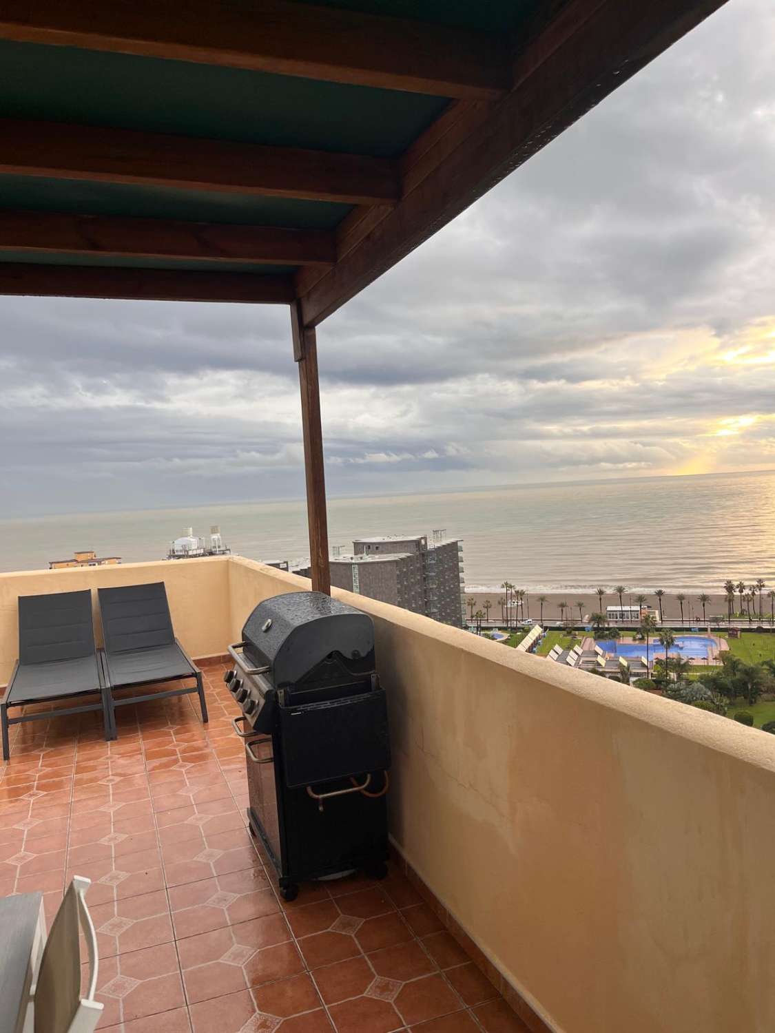 Uthyres HALVSÄSONG från 01/09/2025 - 31/05/2026 vacker lägenhet i Playamar (Torremolinos).-