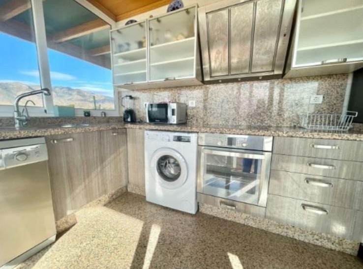 Uthyres HALVSÄSONG från 01/09/2025 - 31/05/2026 vacker lägenhet i Playamar (Torremolinos).-