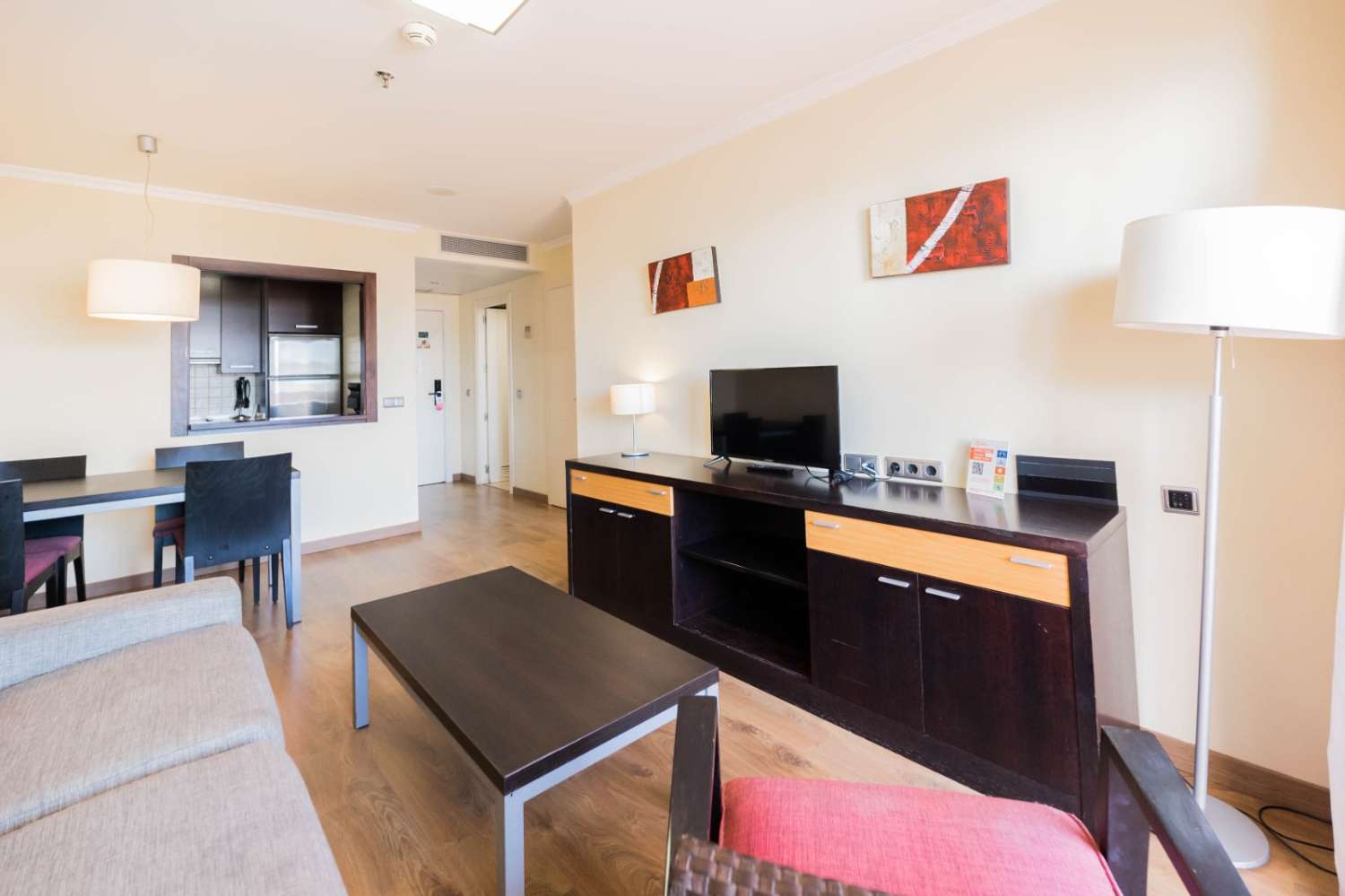 Uthyrning från 01.09.2026-30.6.2027 Fin lägenhet med havsutsikt 200 meter från stranden i Benalmadena