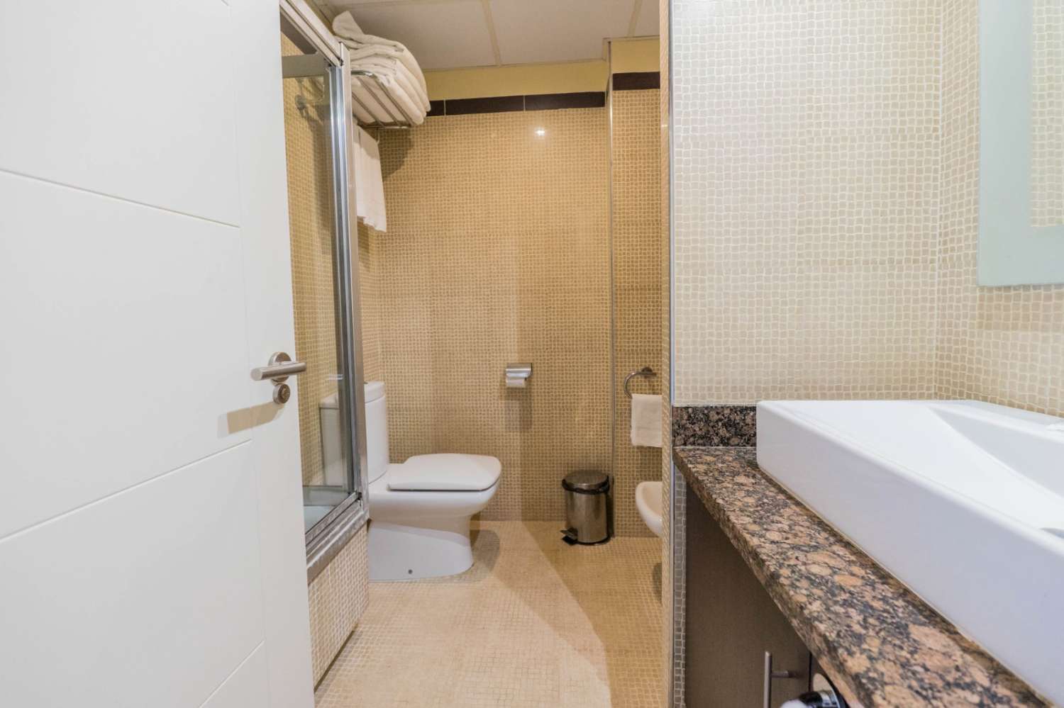 Uthyrning från 01.09.2026-30.6.2027 Fin lägenhet med havsutsikt 200 meter från stranden i Benalmadena