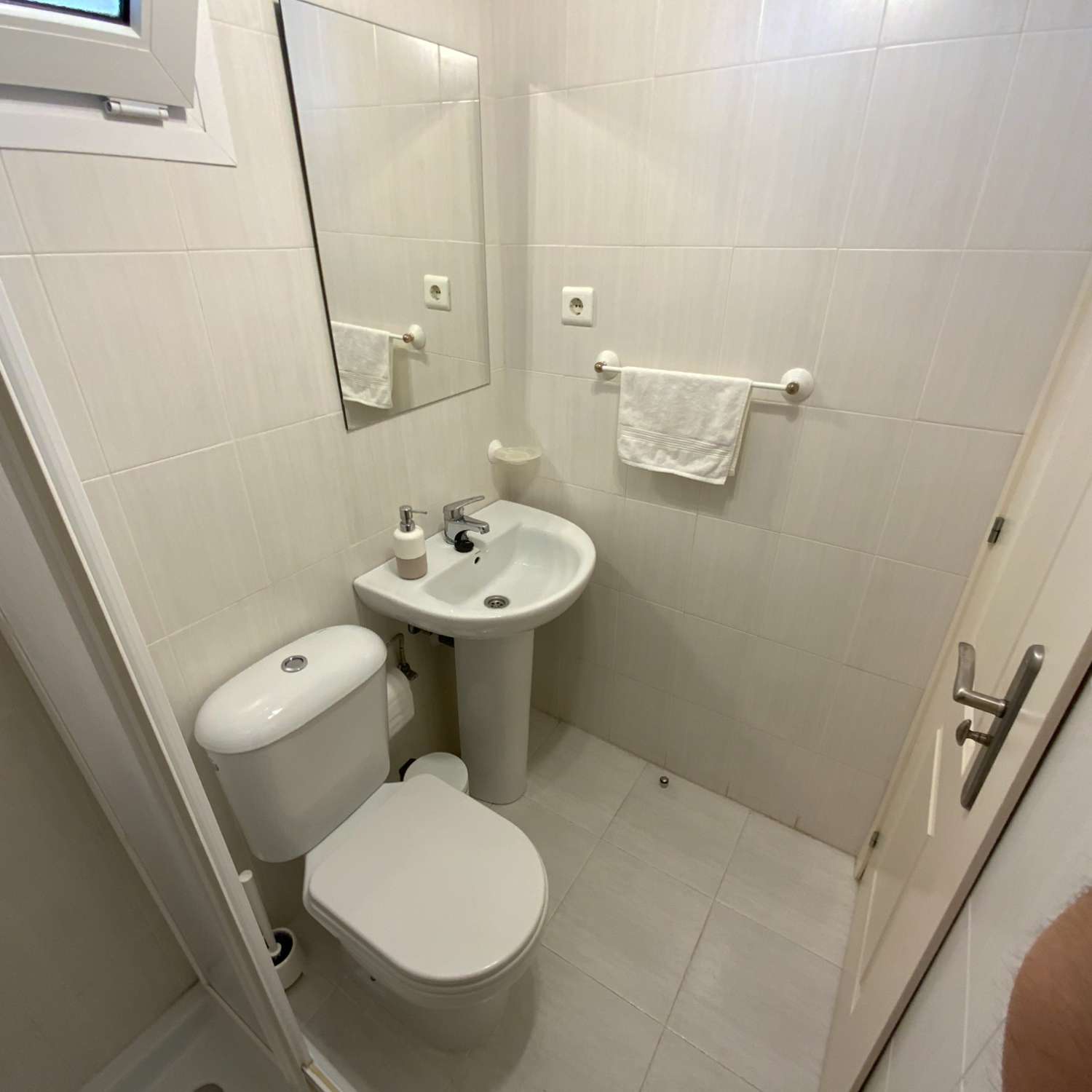 À LOUER À PARTIR DU 26.01.06.27 BEL APPARTEMENT À 70 MÈTRES DE LA PLAGE À BENALMADENA