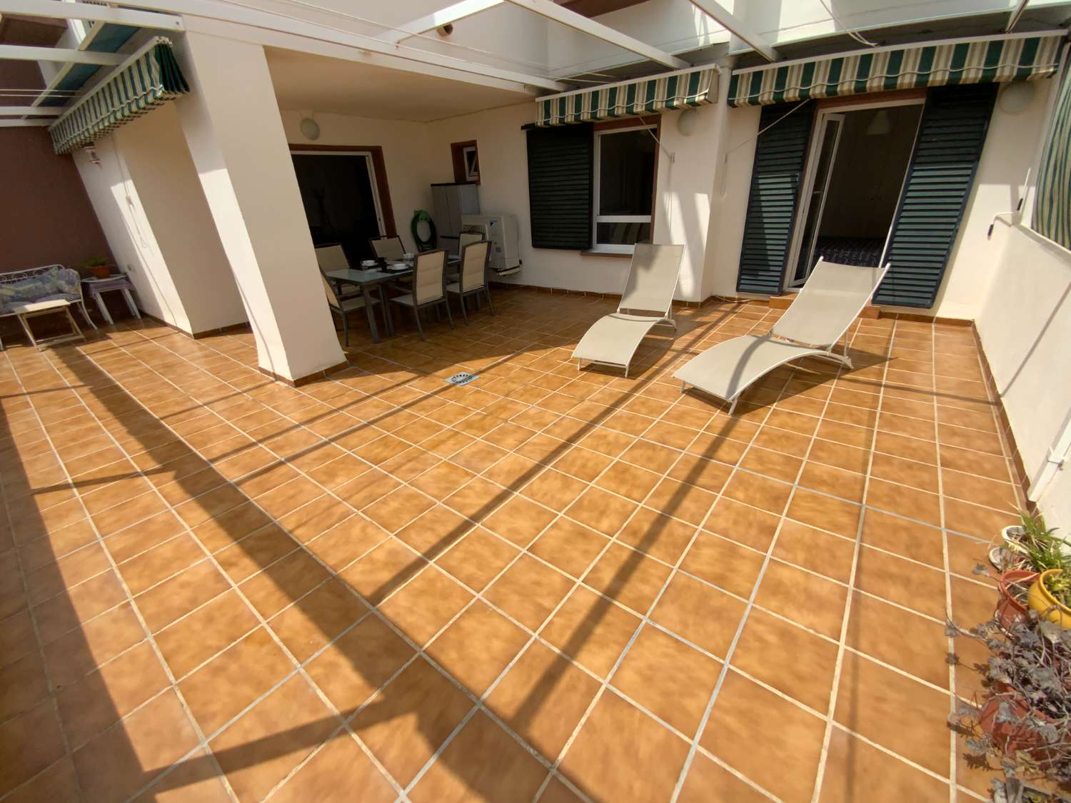 À LOUER À PARTIR DU 26.01.06.27 BEL APPARTEMENT À 70 MÈTRES DE LA PLAGE À BENALMADENA