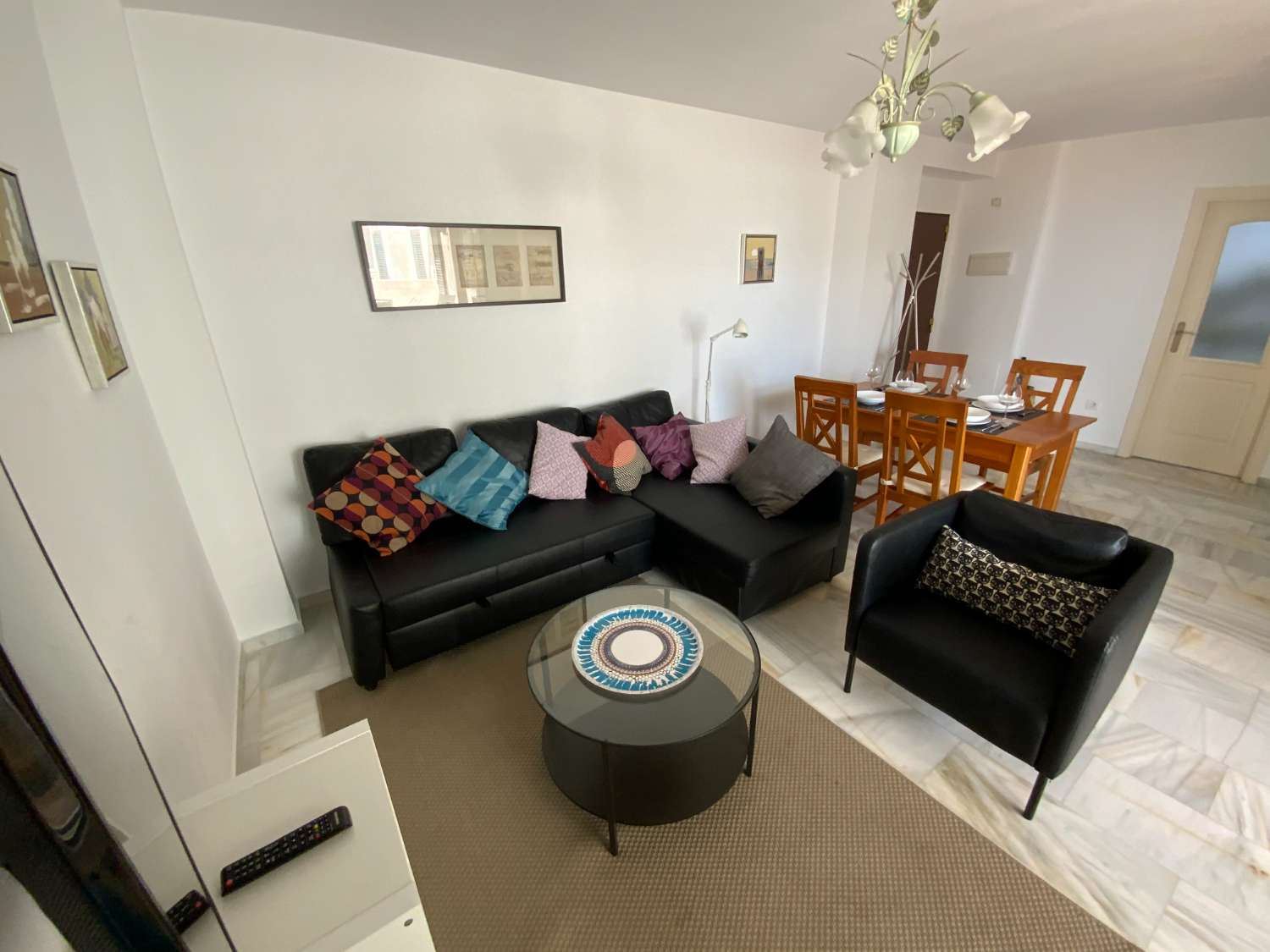 À LOUER À PARTIR DU 26.01.06.27 BEL APPARTEMENT À 70 MÈTRES DE LA PLAGE À BENALMADENA