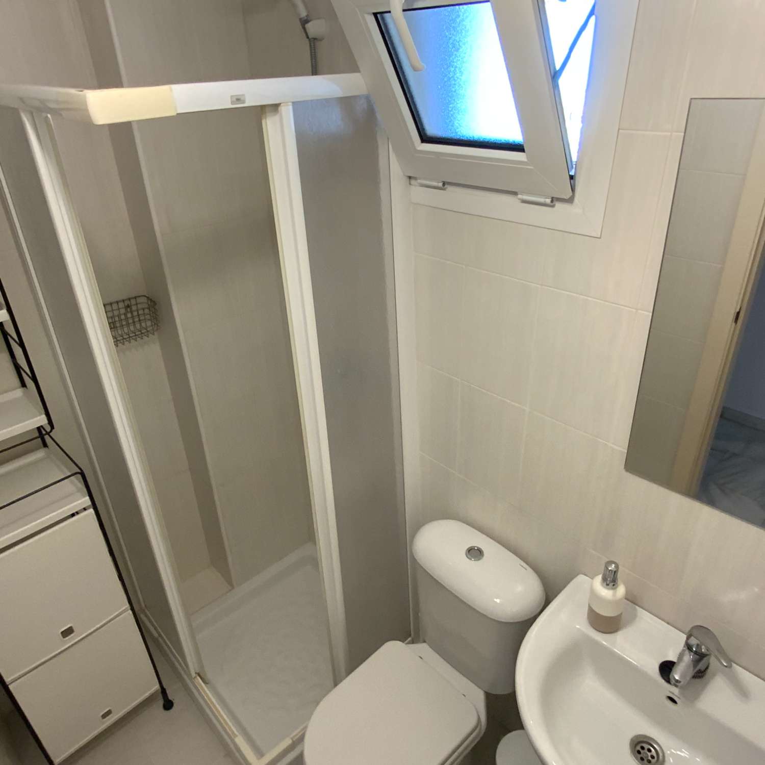 À LOUER À PARTIR DU 26.01.06.27 BEL APPARTEMENT À 70 MÈTRES DE LA PLAGE À BENALMADENA