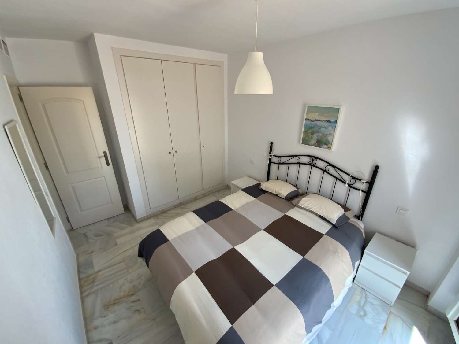 À LOUER À PARTIR DU 26.01.06.27 BEL APPARTEMENT À 70 MÈTRES DE LA PLAGE À BENALMADENA