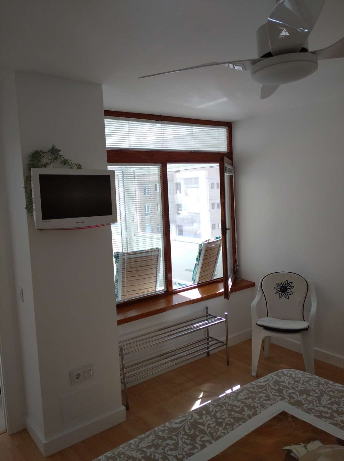 SE ALQUILA DESDE 7.4.26 - 30.6.26  Y DESDE 1..9.26-30.6.27 BONITO APARTAMENTO CON VISTAS AL MAR EN PLAYAMAR (TORREMOLINOS)