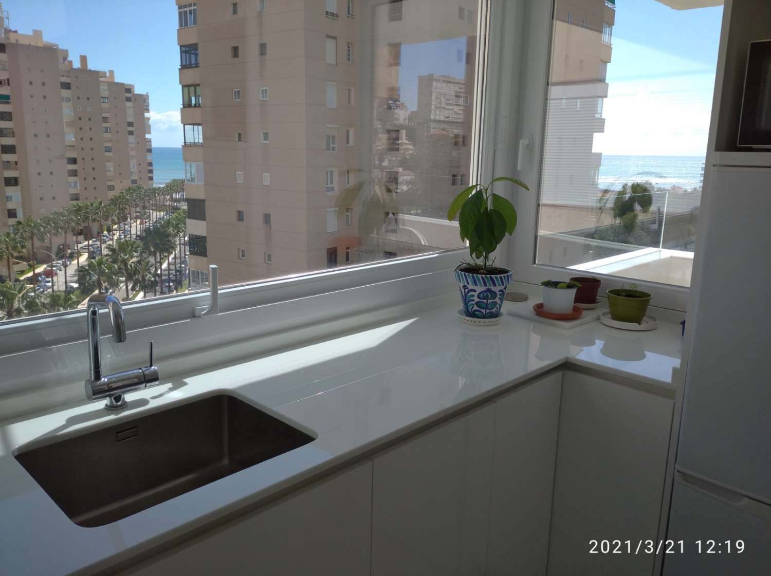 SE ALQUILA DESDE 7.4.26 - 30.6.26  Y DESDE 1..9.26-30.6.27 BONITO APARTAMENTO CON VISTAS AL MAR EN PLAYAMAR (TORREMOLINOS)