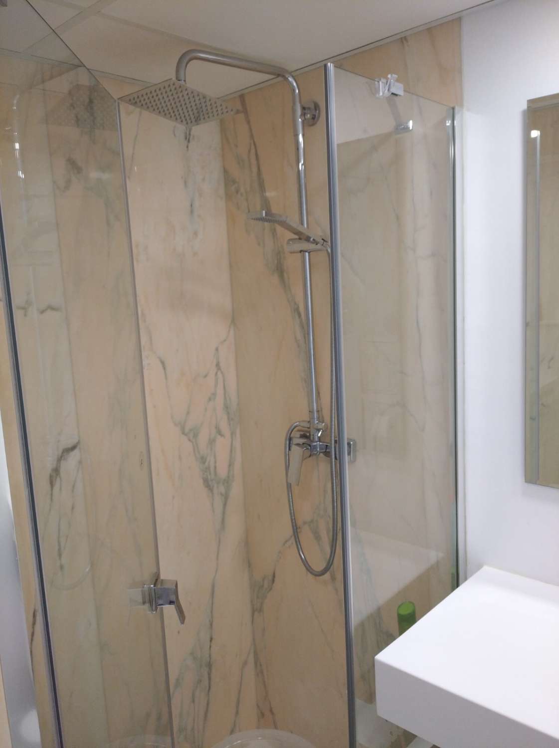 SE ALQUILA DESDE 7.4.26 - 30.6.26  Y DESDE 1..9.26-30.6.27 BONITO APARTAMENTO CON VISTAS AL MAR EN PLAYAMAR (TORREMOLINOS)