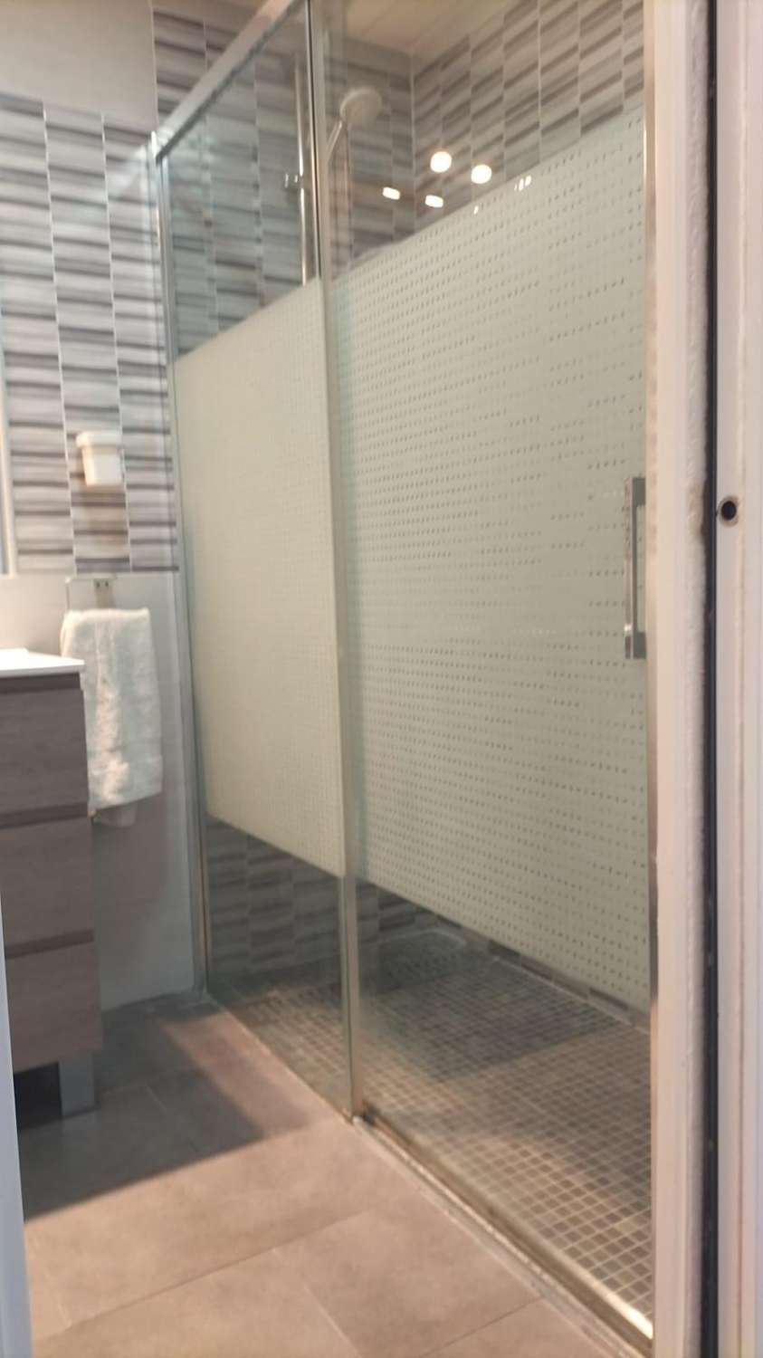 Se alquila piso con vistas frontales al mar desde ahora hasta 15.06.2026 Y desde 15/09/2026 hasta 15/06/2027 bonito apartamento en Benalmadena Costa