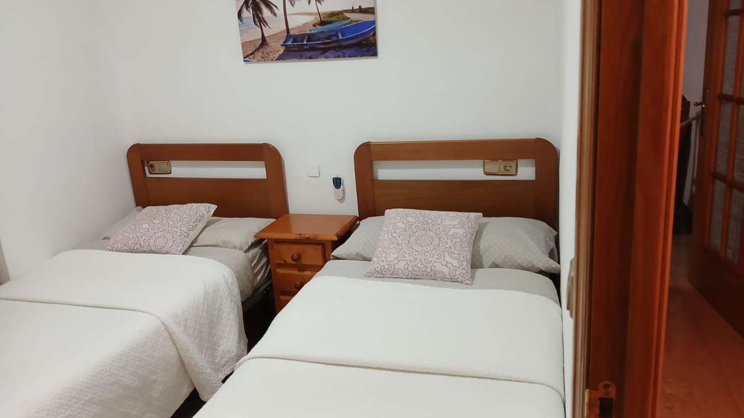 Se alquila desde  01/10/2026 hasta 31/05/2027 bonito apartamento en Fuengirola con vistas al mar